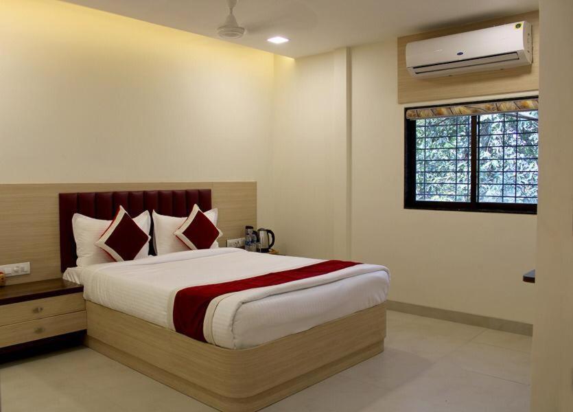 Hotel Saineel Mumbai Exterior photo